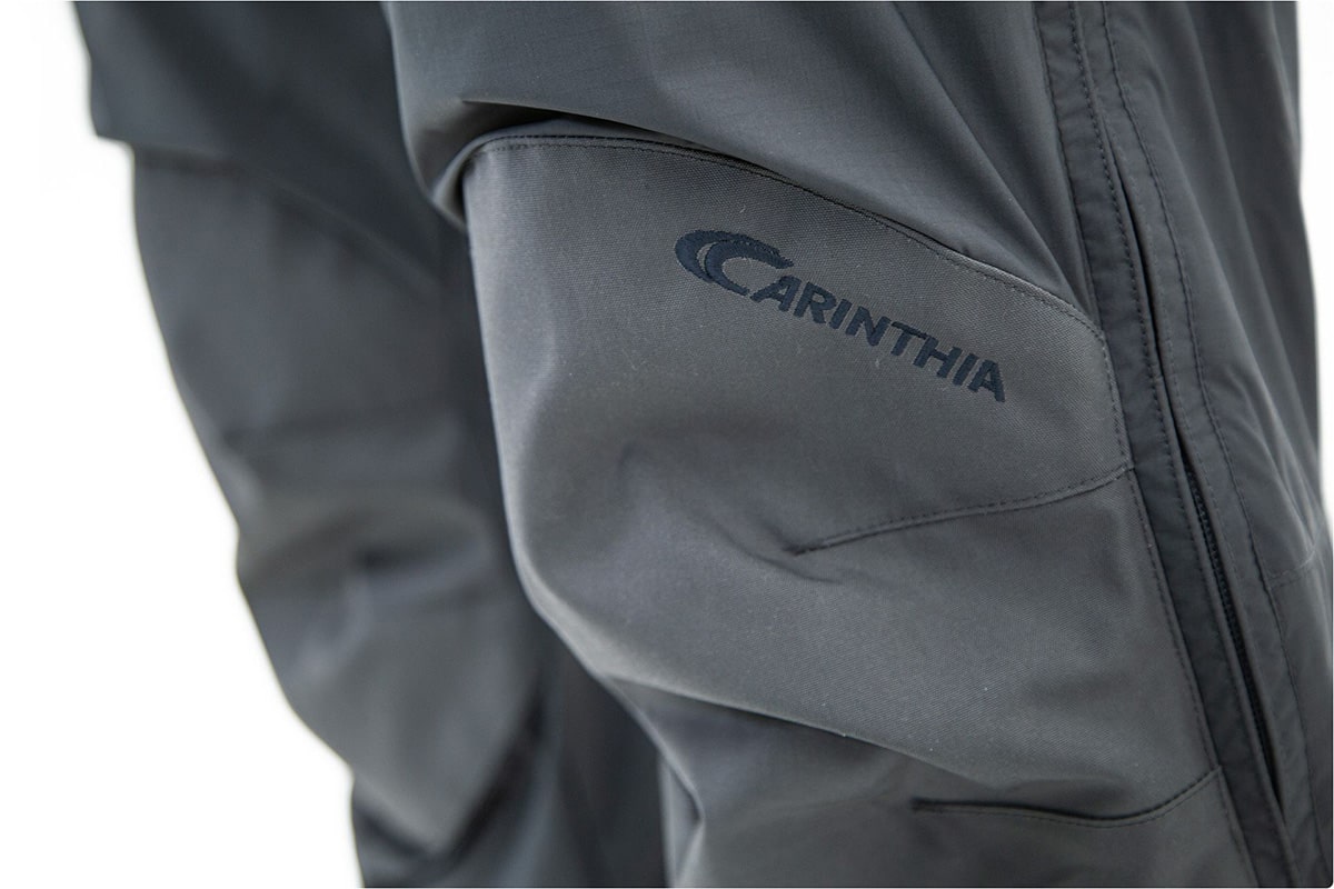 carinthia-pants-hig-4.0-grey-knees