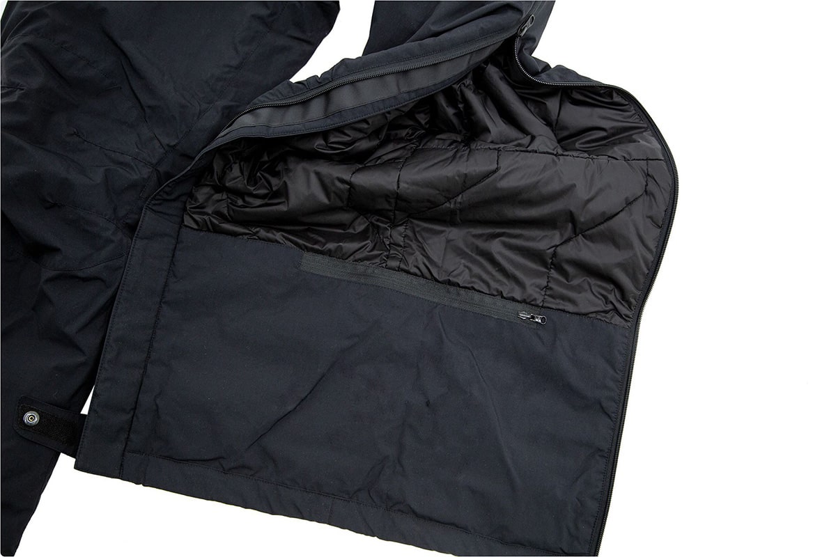 carinthia-pants-windbreaker-black-legs