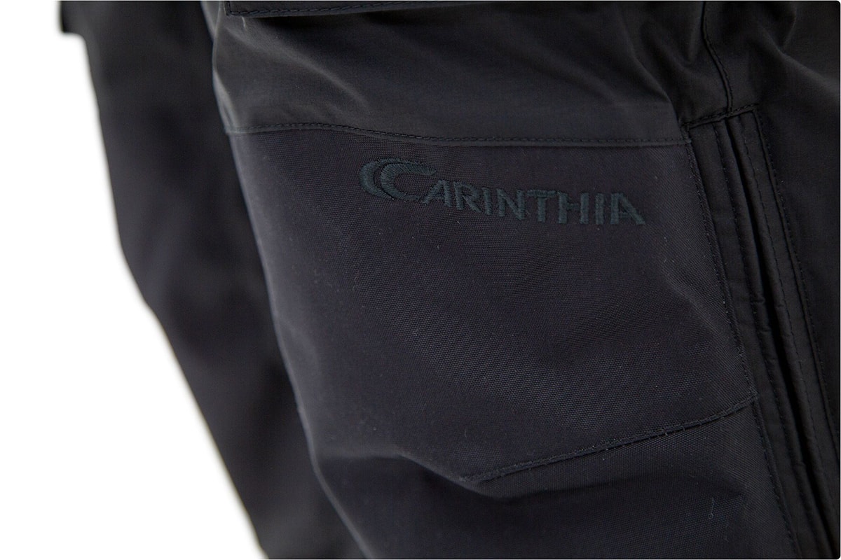 carinthia-pants-mig-black-knees