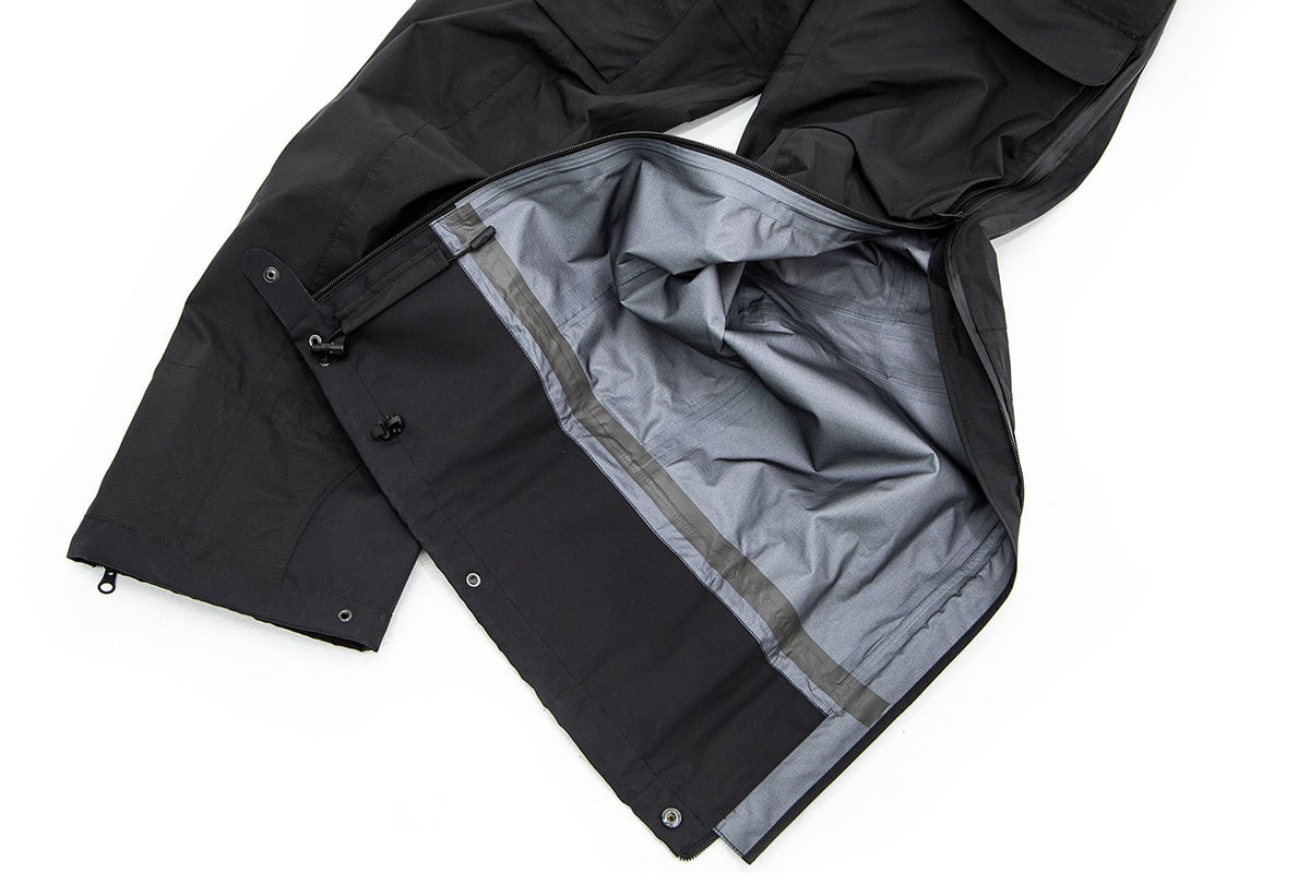 carinthia-pants-prg-2-black-legs